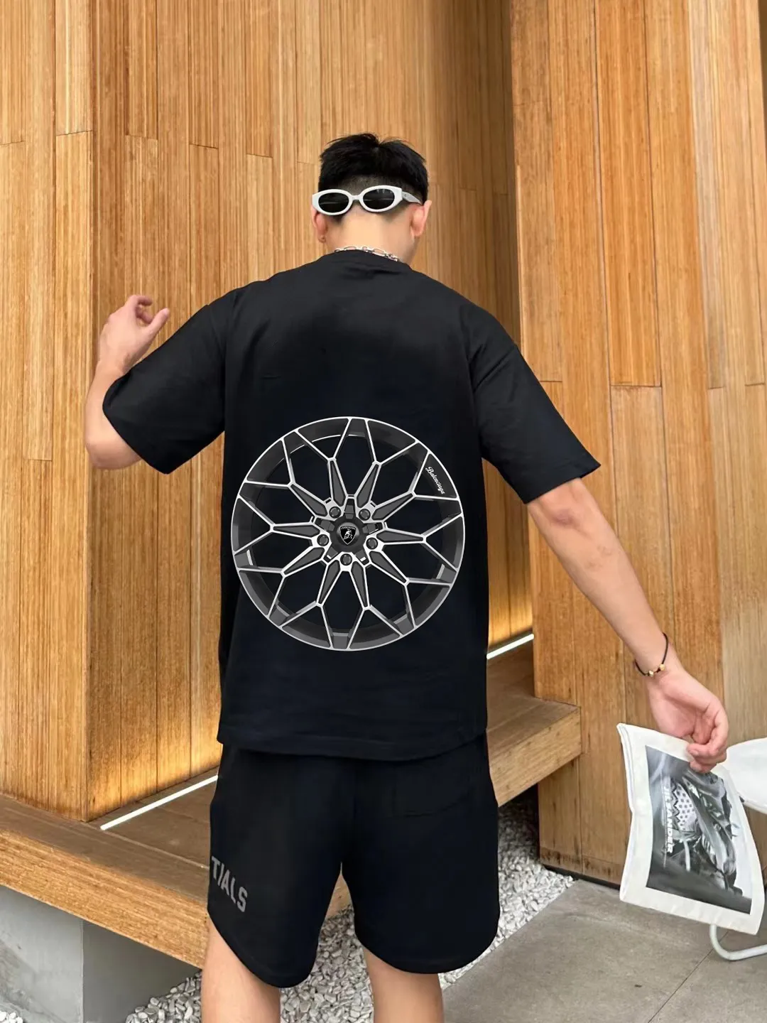 P80✨🔥 BALENCIAGA Paris lettering printed short-sleeved T-shirt. Custom-woven and dyed 300 grams of combed cotton heavyweight fabric. Zero color difference in threads. Perfect details. Different from the current currency version. Welcome to compare. Same Style for men and women. Must-sell in the picture above. Color: White Black Size: 1 2 3 4